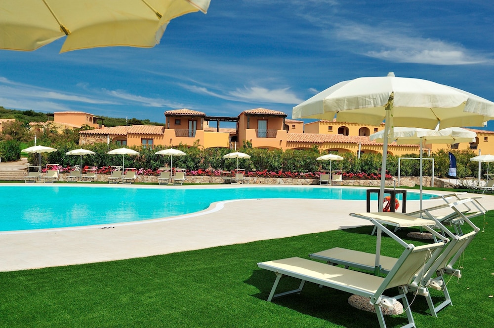 Janna e Sole Resort — Swimming pool in Budoni, Sardinia
