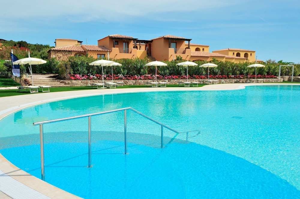 Janna e Sole Resort — Swimming pool in Budoni, Sardinia
