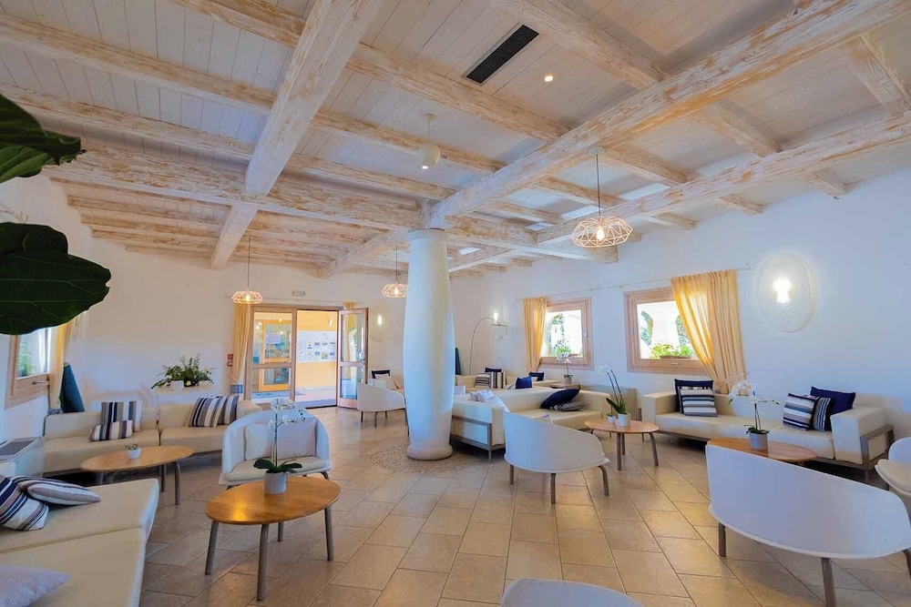 Janna e Sole Resort — Hotel building in Budoni, Sardinia