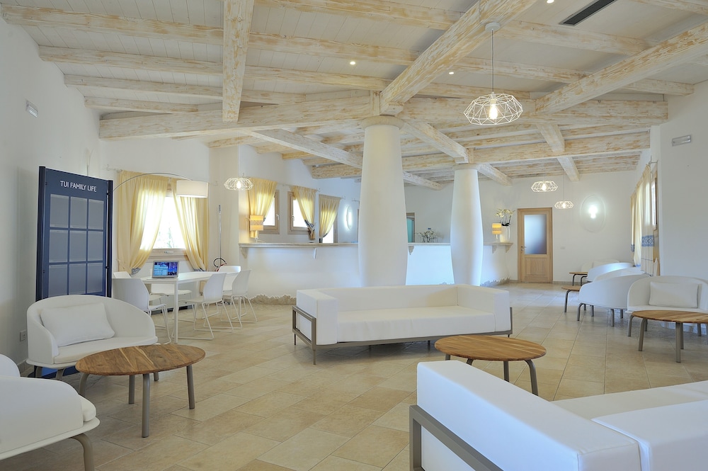 Janna e Sole Resort — Hotel building in Budoni, Sardinia