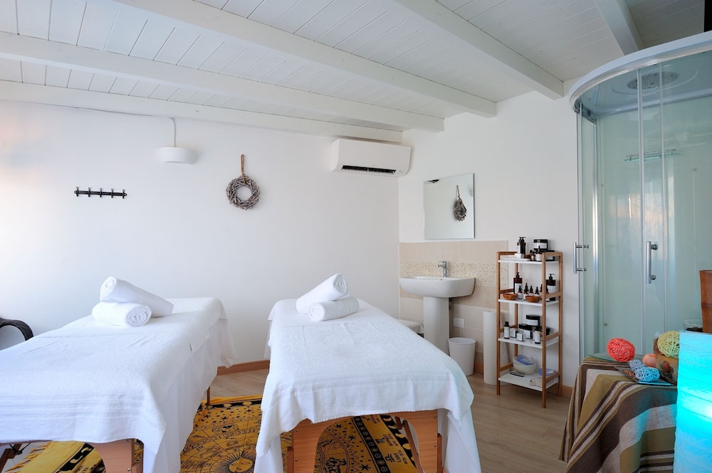 Janna e Sole Resort — Hotel rooms in Budoni, Sardinia