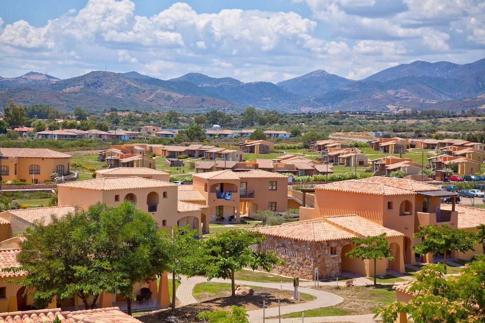 Janna e Sole Resort — Hotel building in Budoni, Sardinia