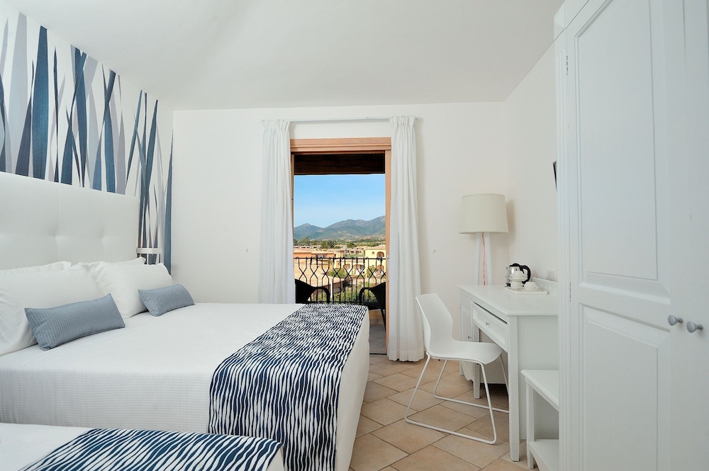 Janna e Sole Resort — Hotel rooms in Budoni, Sardinia