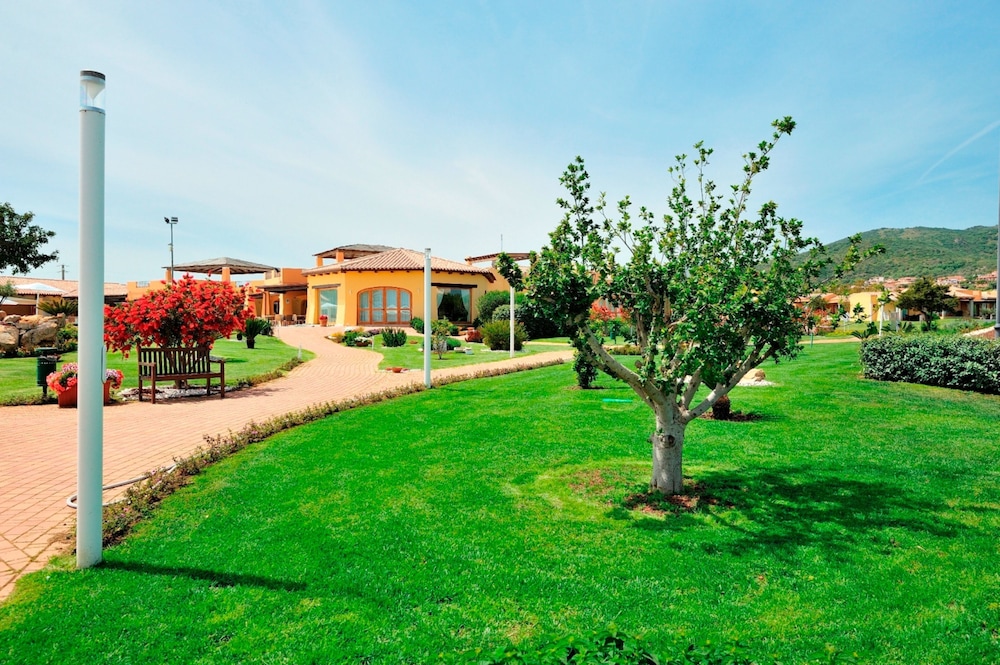 Janna e Sole Resort — Hotel building in Budoni, Sardinia