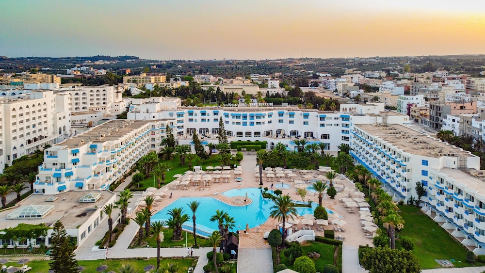 Sentido Bellevue Park — Swimming pool in Port El Kantaoui