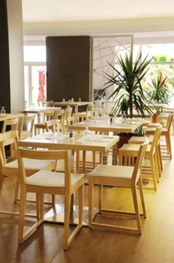 Skanes Sérail — Restaurant & bars in Skanes inc. Monastir, Monastir
