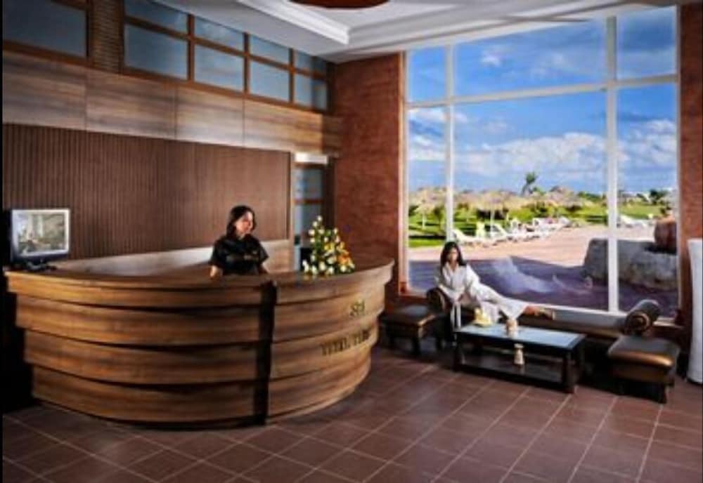 Skanes Sérail — Hotel building in Skanes inc. Monastir, Monastir