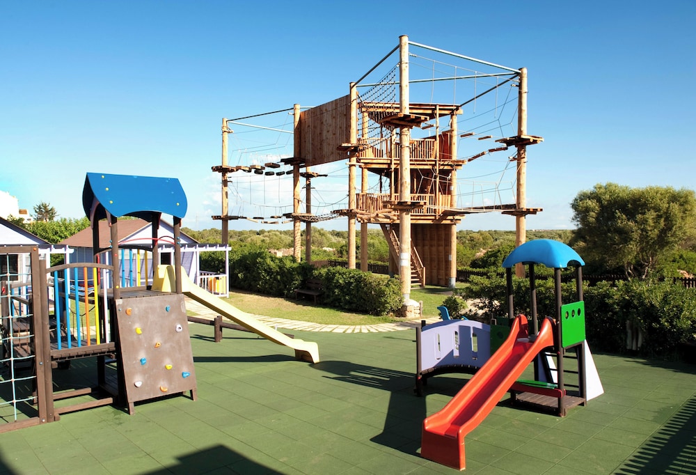 Grupotel Club Turquesa Mar — Attractions for children in Cala'n Bosch, Balearic Islands