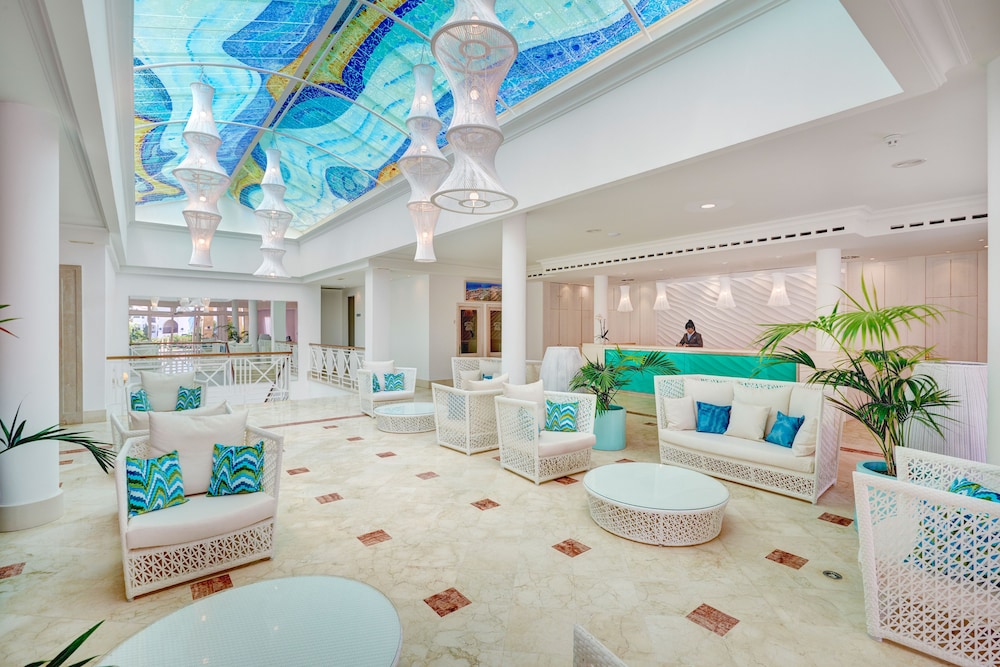Grupotel Club Turquesa Mar — Hotel building in Cala'n Bosch, Balearic Islands