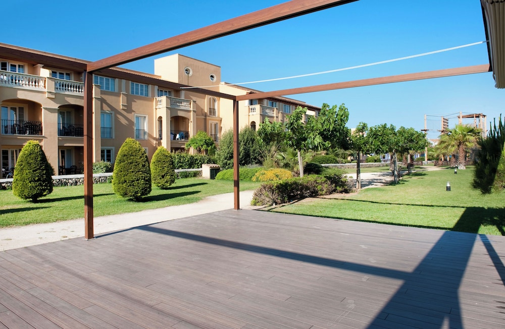 Grupotel Club Turquesa Mar — Hotel building in Cala'n Bosch, Balearic Islands