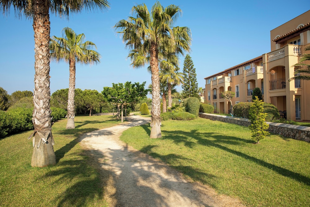 Grupotel Club Turquesa Mar — Hotel building in Cala'n Bosch, Balearic Islands