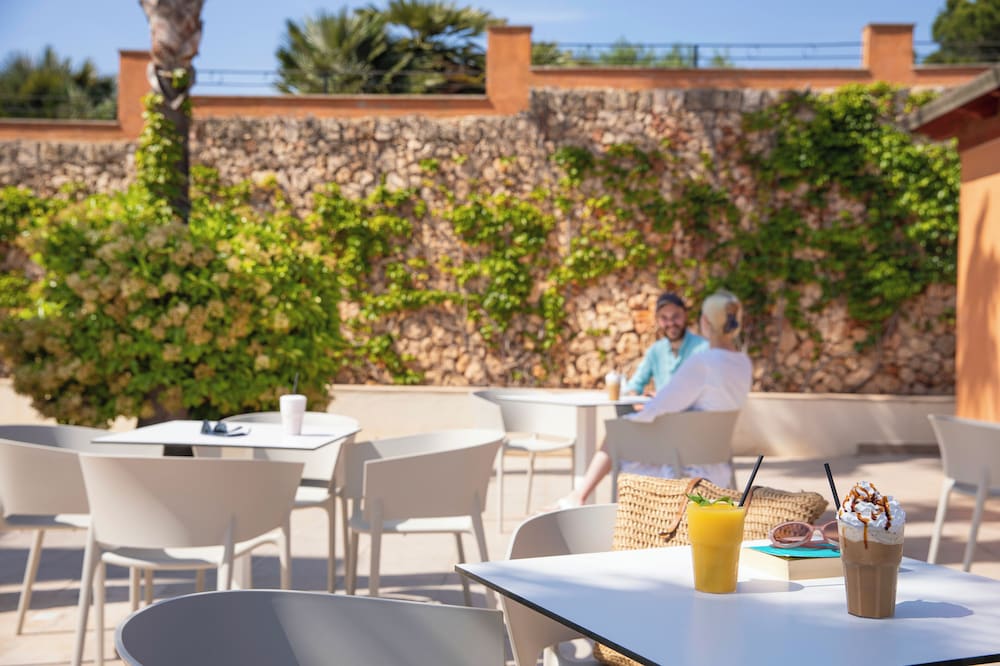 Grupotel Club Turquesa Mar — Restaurant & bars in Cala'n Bosch, Balearic Islands