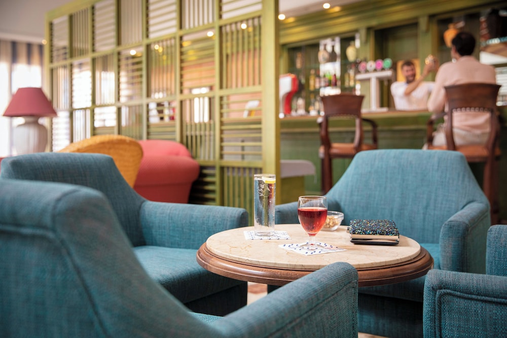 Grupotel Club Turquesa Mar — Restaurant & bars in Cala'n Bosch, Balearic Islands