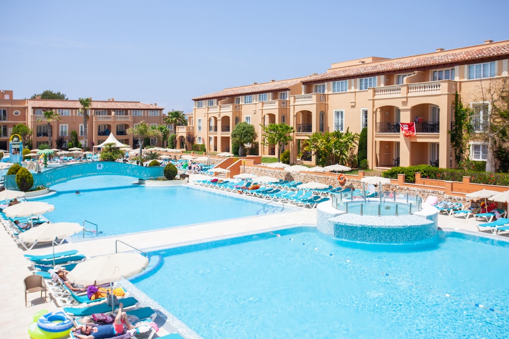 Grupotel Club Turquesa Mar — Main photo in Cala'n Bosch, Balearic Islands