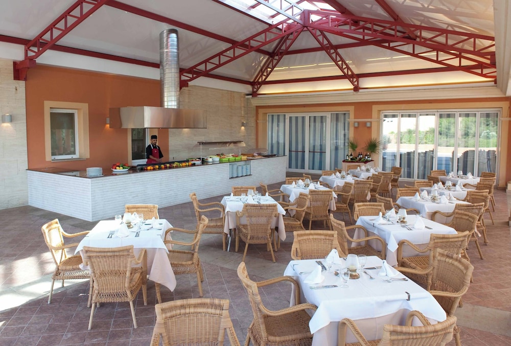 Grupotel Club Turquesa Mar — Restaurant & bars in Cala'n Bosch, Balearic Islands