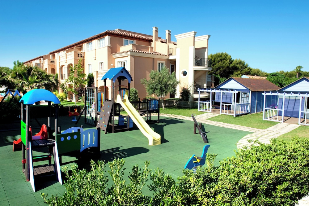 Grupotel Club Turquesa Mar — Attractions for children in Cala'n Bosch, Balearic Islands