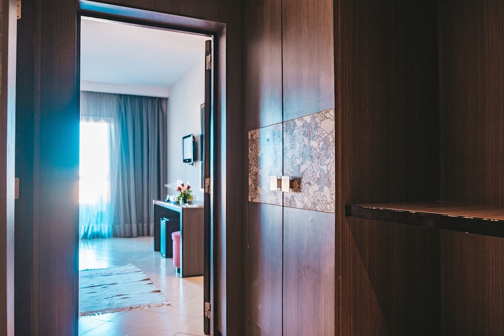 Hotel Rosa Beach Monastir — Hotel rooms in Skanes inc. Monastir, Monastir