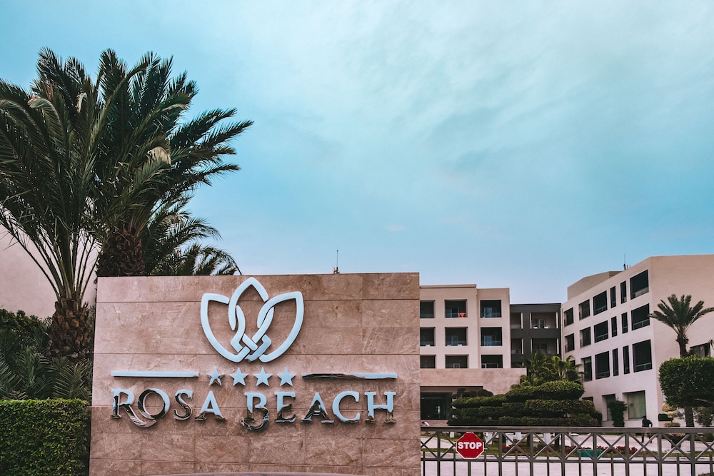 Hotel Rosa Beach Monastir — Hotel building in Skanes inc. Monastir, Monastir