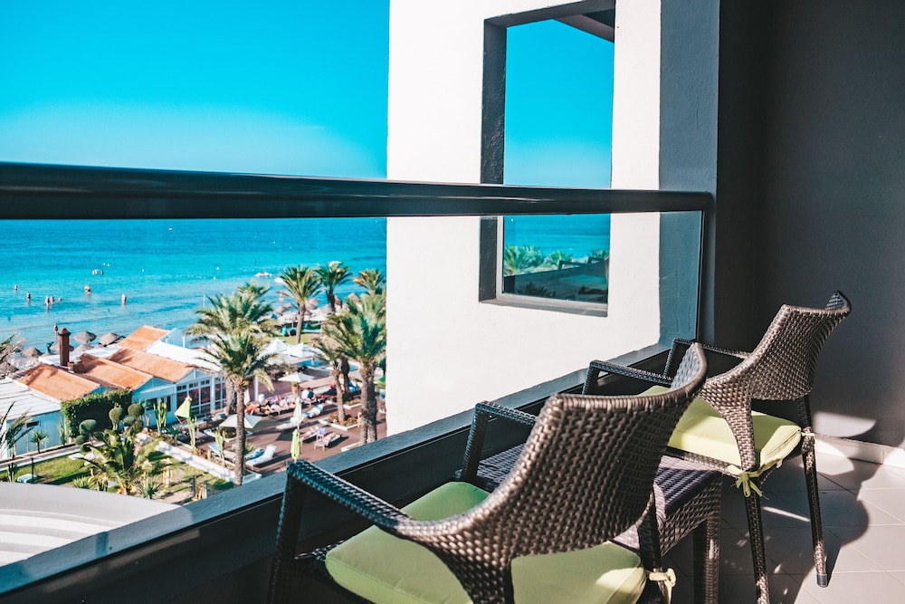 Hotel Rosa Beach Monastir — Hotel rooms in Skanes inc. Monastir, Monastir