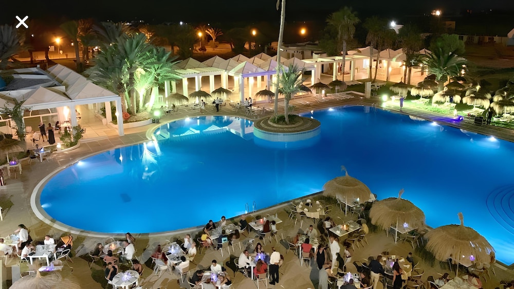 Djerba Golf Resort & Spa — Swimming pool in Aghir, Medenine