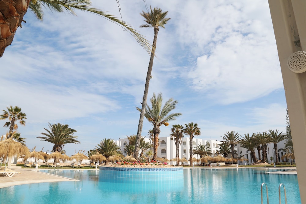 Djerba Golf Resort & Spa — Swimming pool in Aghir, Medenine
