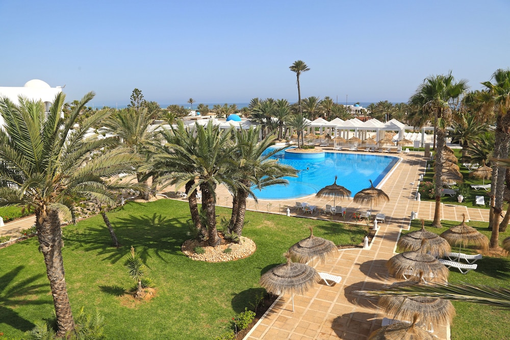 Djerba Golf Resort & Spa — Swimming pool in Aghir, Medenine