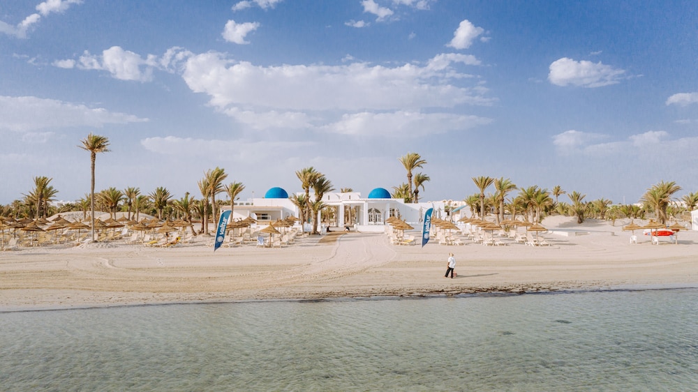 Djerba Golf Resort & Spa — Beach in Aghir, Medenine