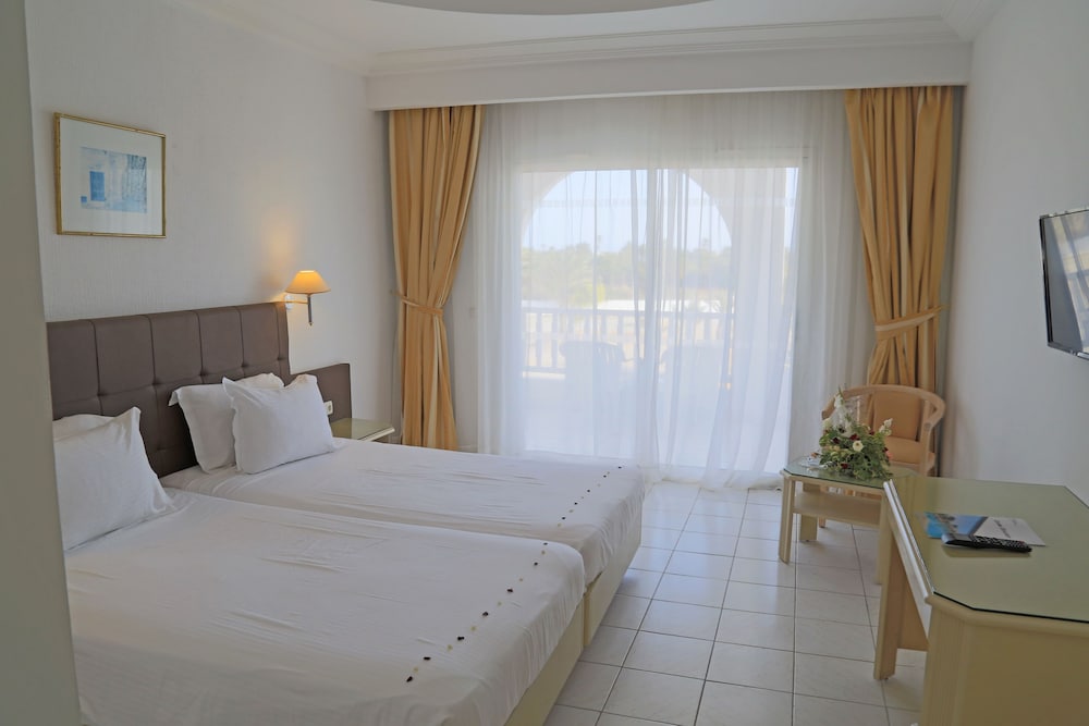 Djerba Golf Resort & Spa — Hotel rooms in Aghir, Medenine