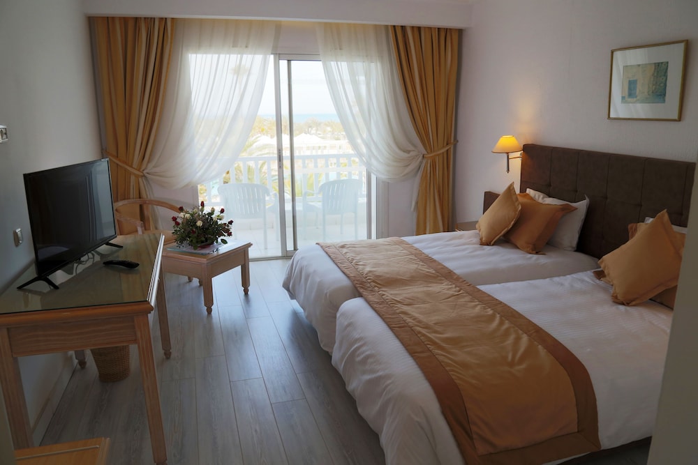 Djerba Golf Resort & Spa — Hotel rooms in Aghir, Medenine