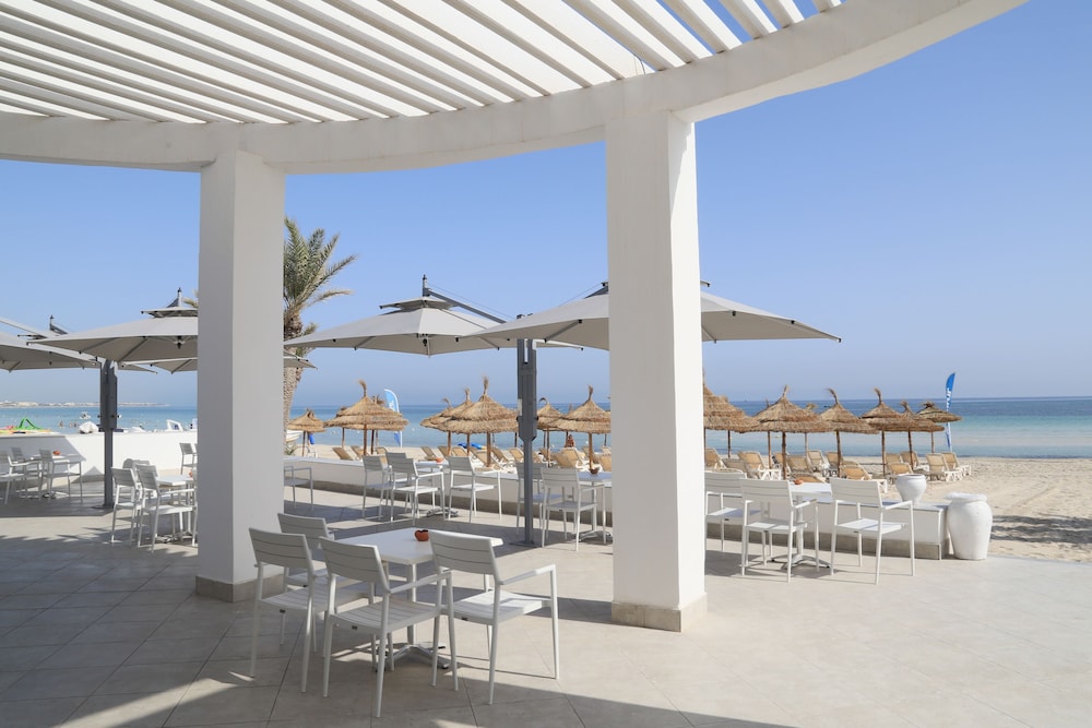 Djerba Golf Resort & Spa — Beach in Aghir, Medenine