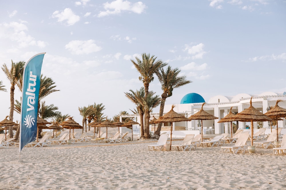 Djerba Golf Resort & Spa — Beach in Aghir, Medenine