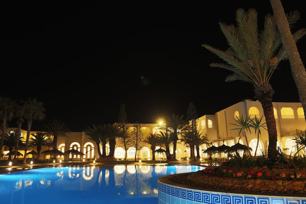Djerba Golf Resort & Spa — Swimming pool in Aghir, Medenine