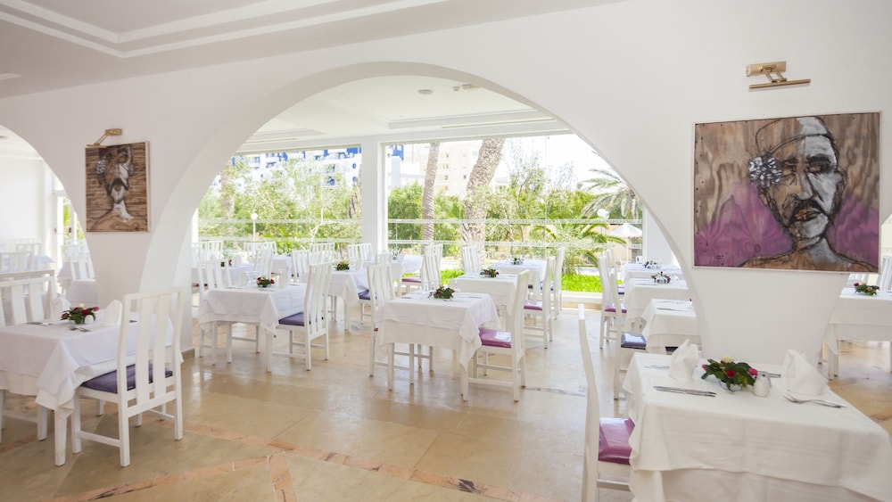 Marhaba Club — Restaurant in Sousse, Sousse