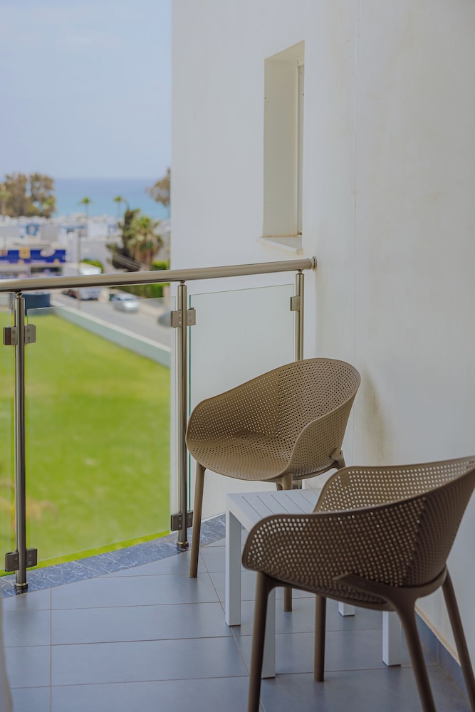 Tasia Maris Sands - Adults Only — Hotel rooms in Ayia Napa, Famagusta Region
