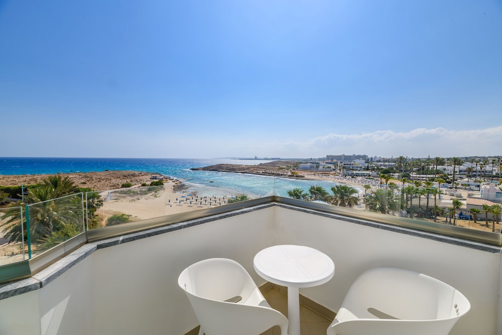 Tasia Maris Sands - Adults Only — Hotel rooms in Ayia Napa, Famagusta Region