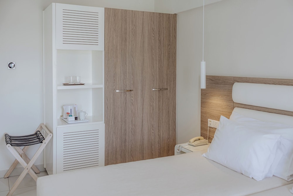 Tasia Maris Sands - Adults Only — Hotel rooms in Ayia Napa, Famagusta Region