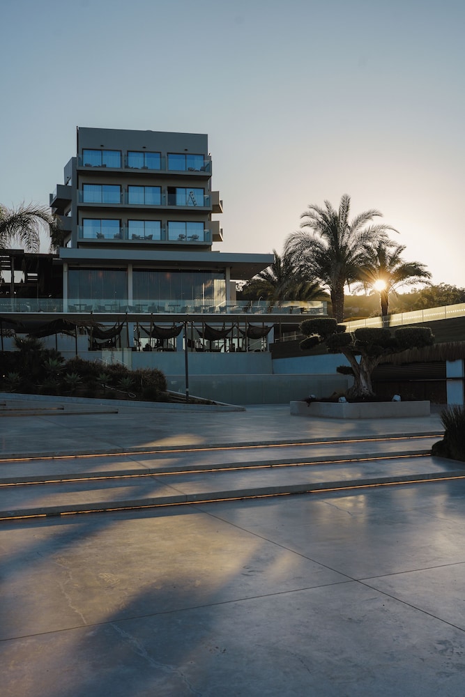 Cavo Zoe Seaside Hotel — Hotel building in Protaras, Famagusta Region