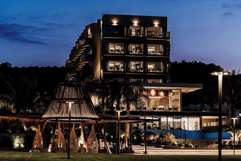 Cavo Zoe Seaside Hotel — Hotel building in Protaras, Famagusta Region