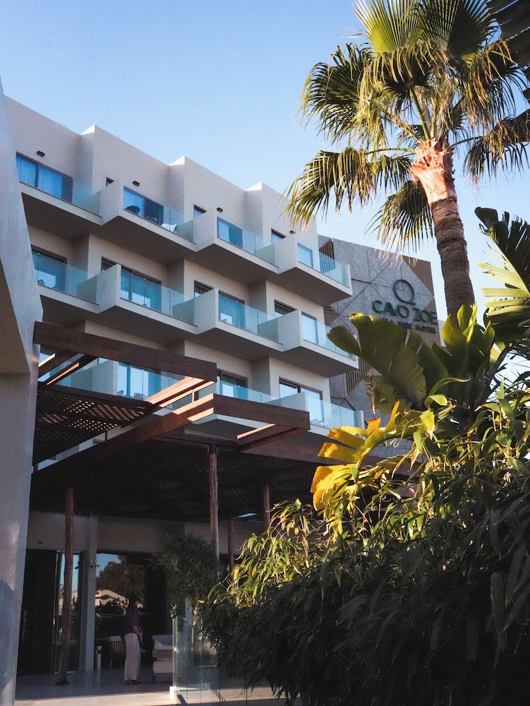 Cavo Zoe Seaside Hotel — Hotel building in Protaras, Famagusta Region