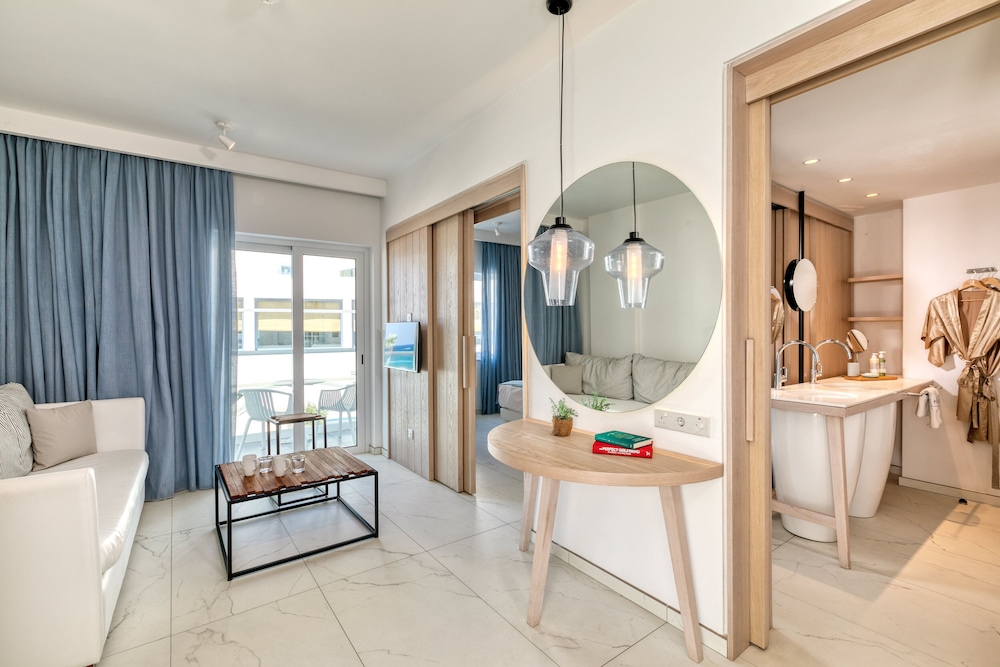 King Jason Protaras - Designed for Adults By Louis Hotels — Hotel rooms in Protaras, Famagusta Region