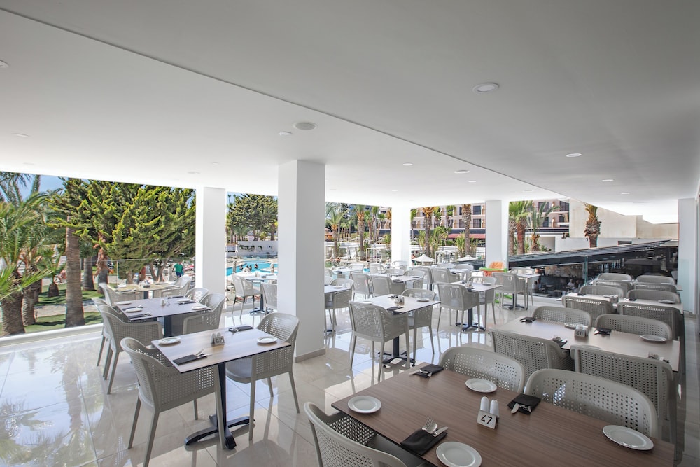 Bohemian Gardens Hotel — Restaurant in Protaras, Famagusta Region