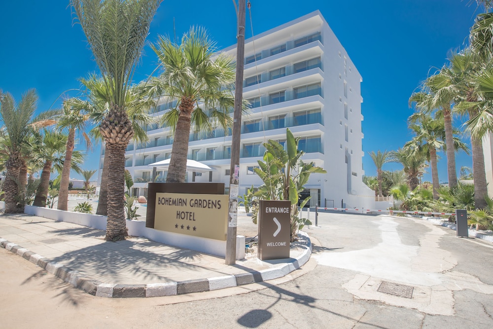 Bohemian Gardens Hotel — Hotel building in Protaras, Famagusta Region