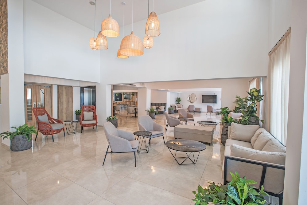 Bohemian Gardens Hotel — Hotel building in Protaras, Famagusta Region