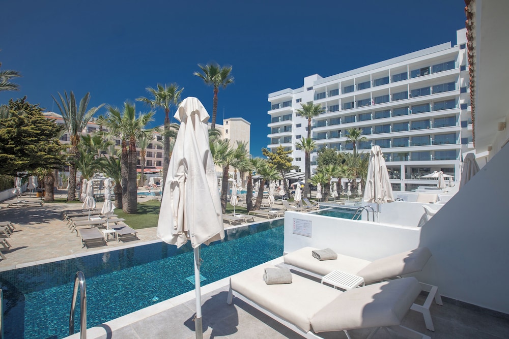 Bohemian Gardens Hotel — Rooms in Protaras, Famagusta Region