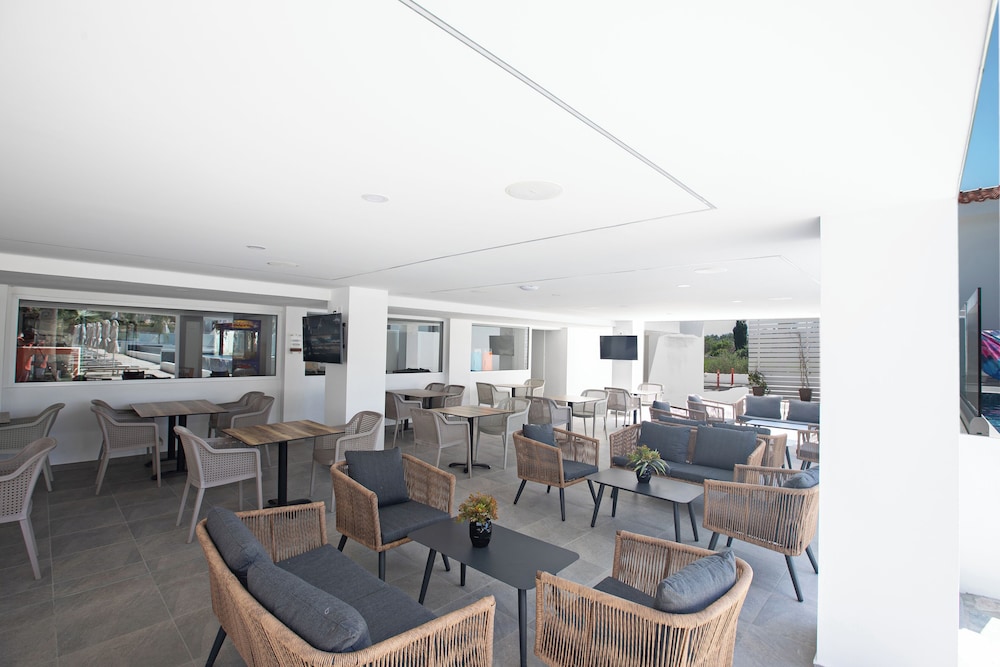 Bohemian Gardens Hotel — Restaurant in Protaras, Famagusta Region