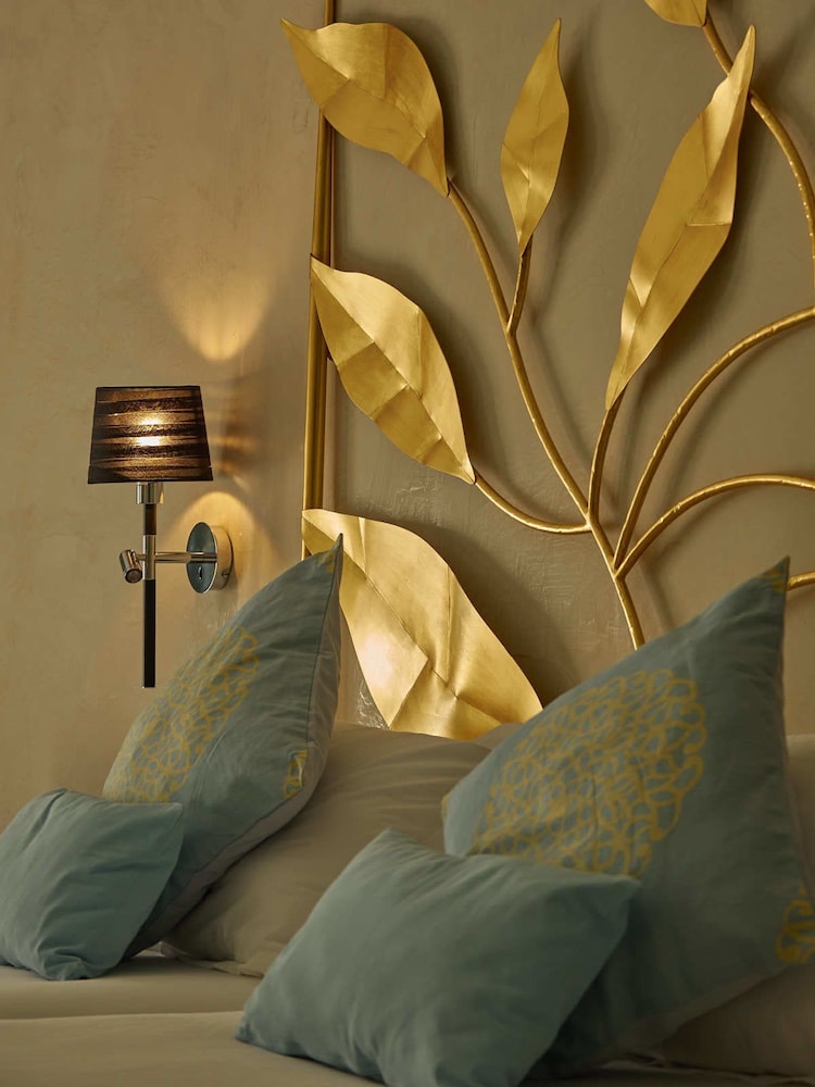 Hotel Petit Cala Fornells — Hotel rooms in Peguera, Balearic Islands