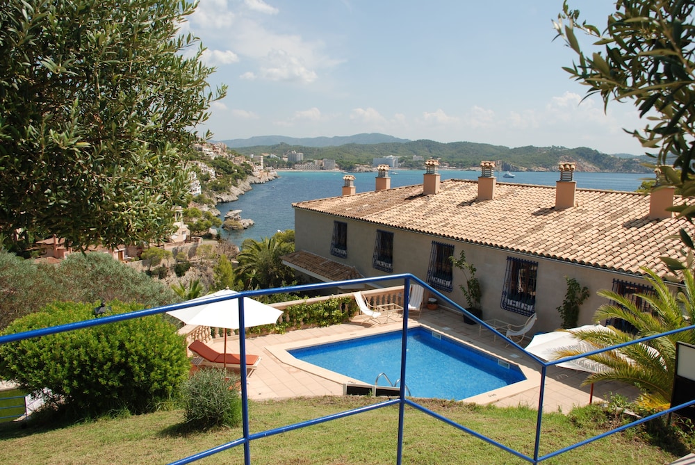 Hotel Petit Cala Fornells — Swimming pool in Peguera, Balearic Islands