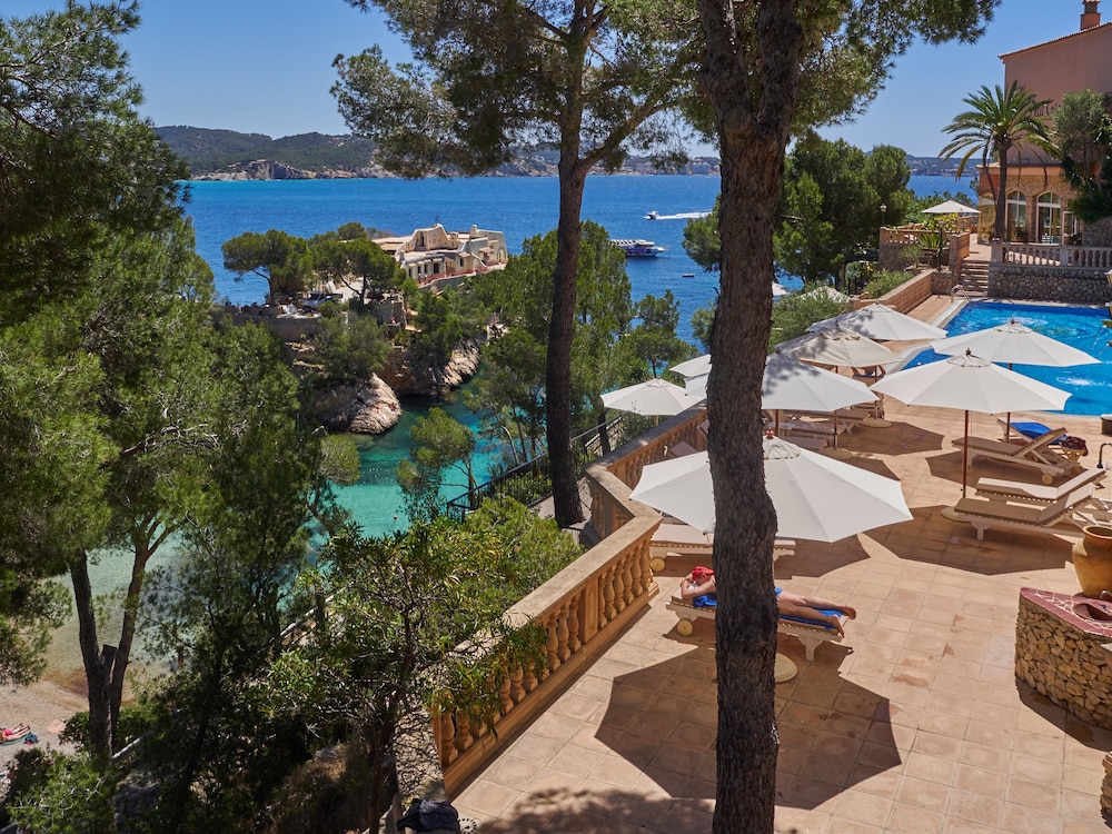 Hotel Petit Cala Fornells — Beach in Peguera, Balearic Islands