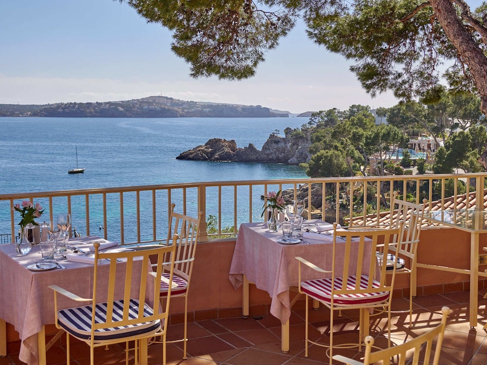 Hotel Petit Cala Fornells — Restaurant & bars in Peguera, Balearic Islands