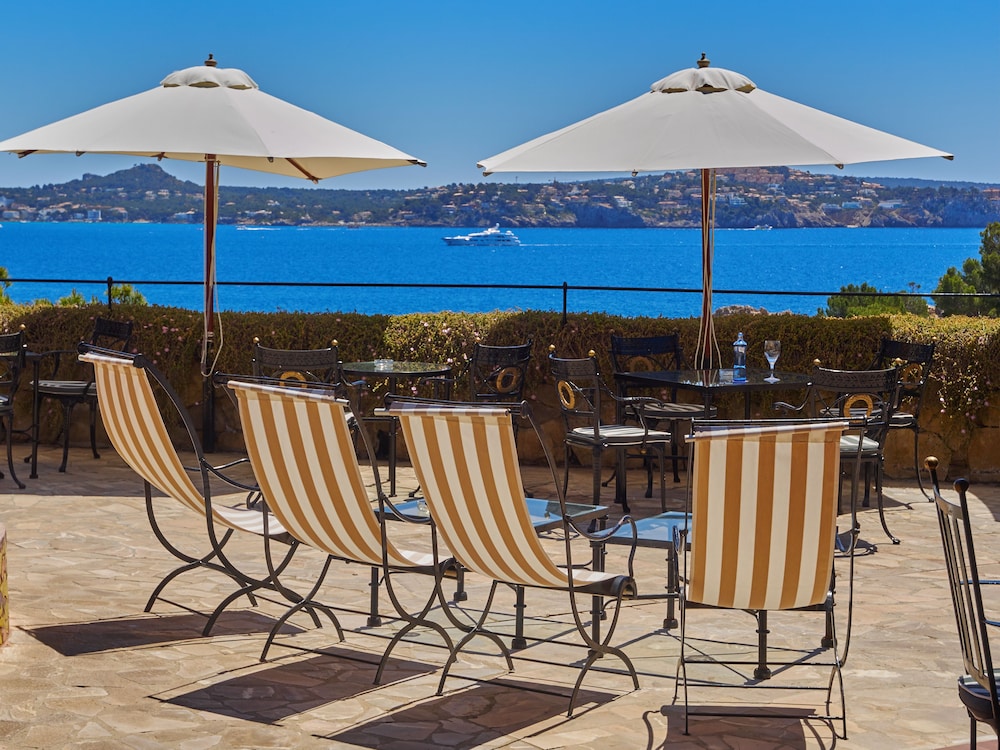 Hotel Petit Cala Fornells — Restaurant & bars in Peguera, Balearic Islands